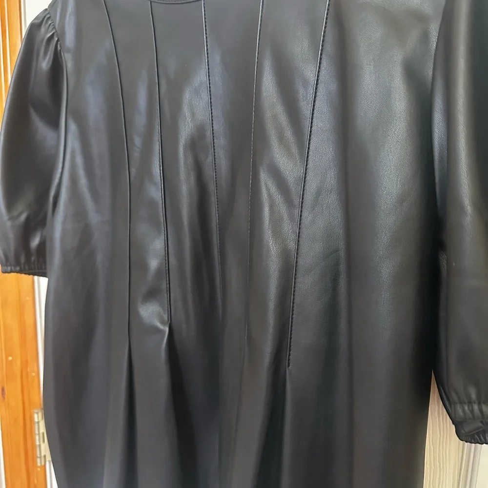 Marc Jacobs Black Faux Leather Short Puff Sleeve Blouse - Picture 3 of 4